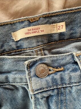 Levi’s ‘94 baggy Light Blue Denim Jeans with Size Tag - W27 L31